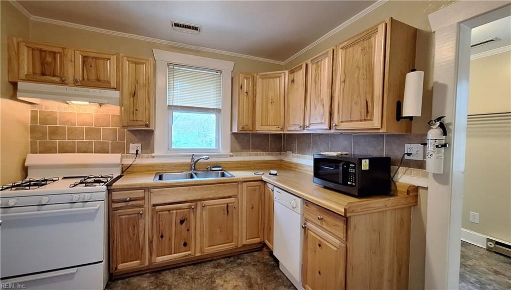 Photo of 440 New York Avenue #2, Norfolk, VA 23508 (MLS # 10622917)