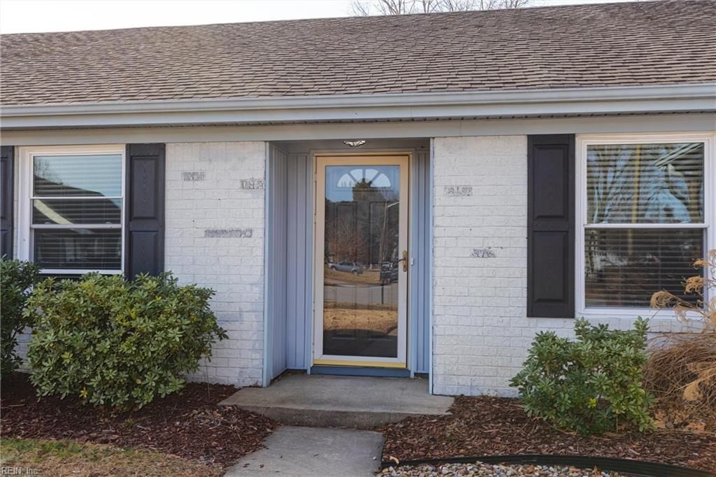 Photo of 2516 Brigstock Court, Virginia Beach, VA 23454 (MLS # 10618409)