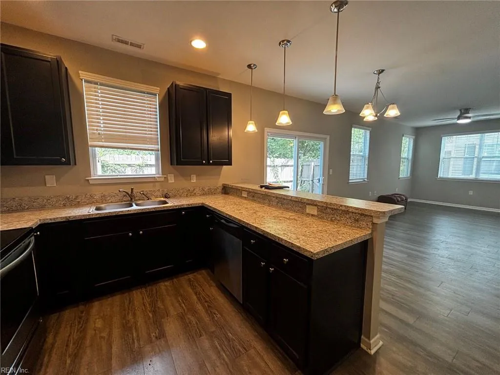 Virginia Beach, Virginia 23456, United States, 2 Bedrooms Bedrooms, ,3 BathroomsBathrooms,Residential,Active,185233