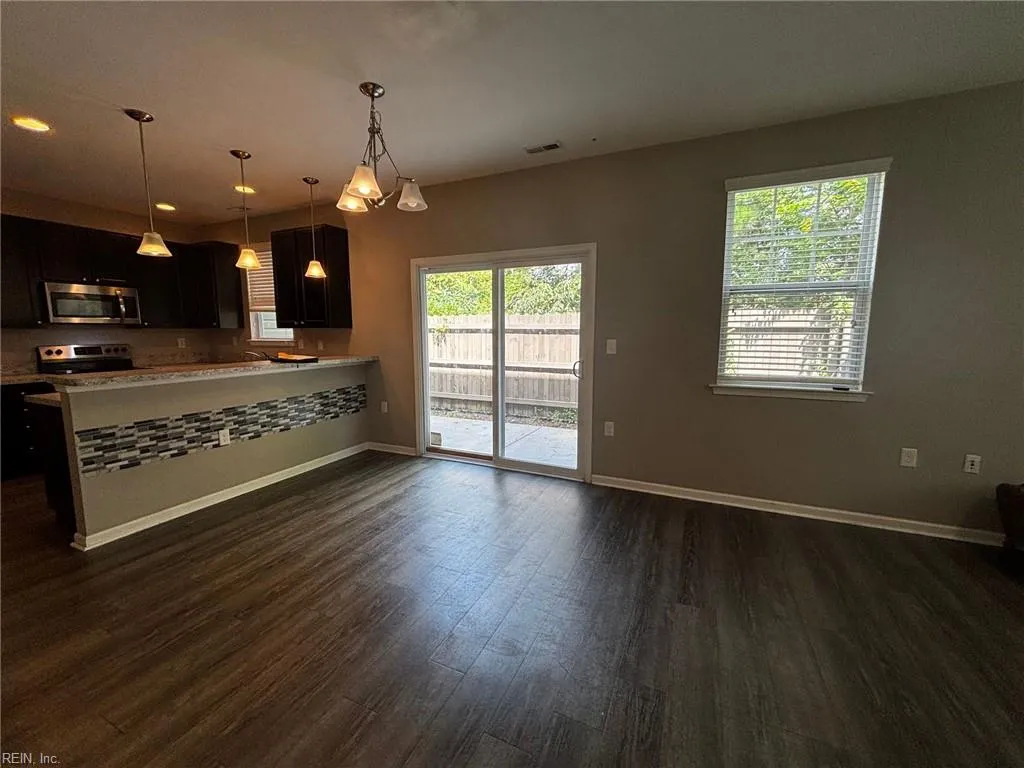 Virginia Beach, Virginia 23456, United States, 2 Bedrooms Bedrooms, ,3 BathroomsBathrooms,Residential,Active,185233