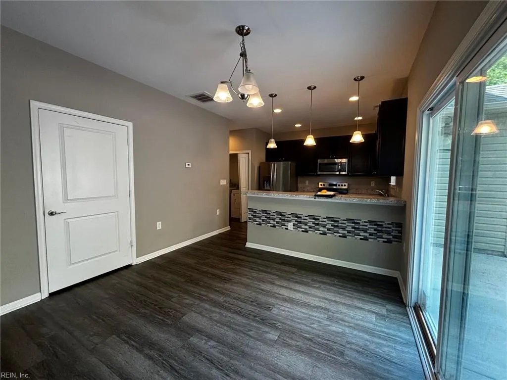 Virginia Beach, Virginia 23456, United States, 2 Bedrooms Bedrooms, ,3 BathroomsBathrooms,Residential,Active,185233