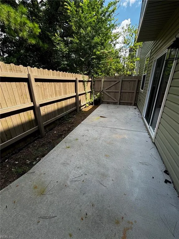 Virginia Beach, Virginia 23456, United States, 2 Bedrooms Bedrooms, ,3 BathroomsBathrooms,Residential,Active,185233