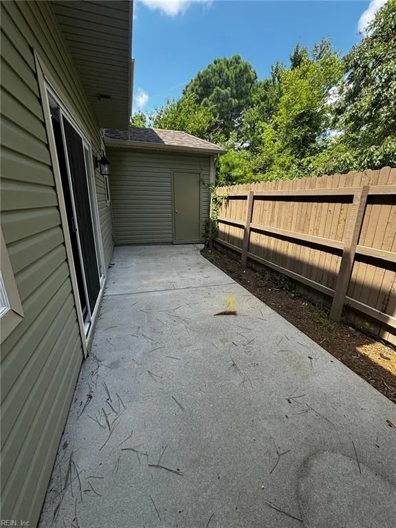 Virginia Beach, Virginia 23456, United States, 2 Bedrooms Bedrooms, ,3 BathroomsBathrooms,Residential,Active,185233