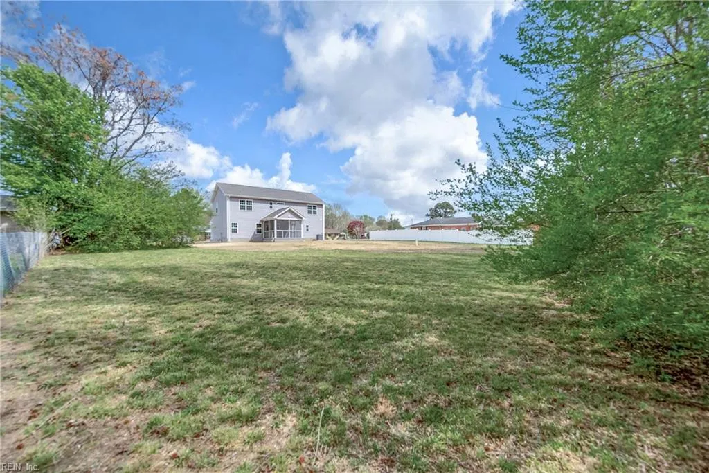 Suffolk, Virginia 23434, United States, 4 Bedrooms Bedrooms, ,3 BathroomsBathrooms,Residential,Pending,102289