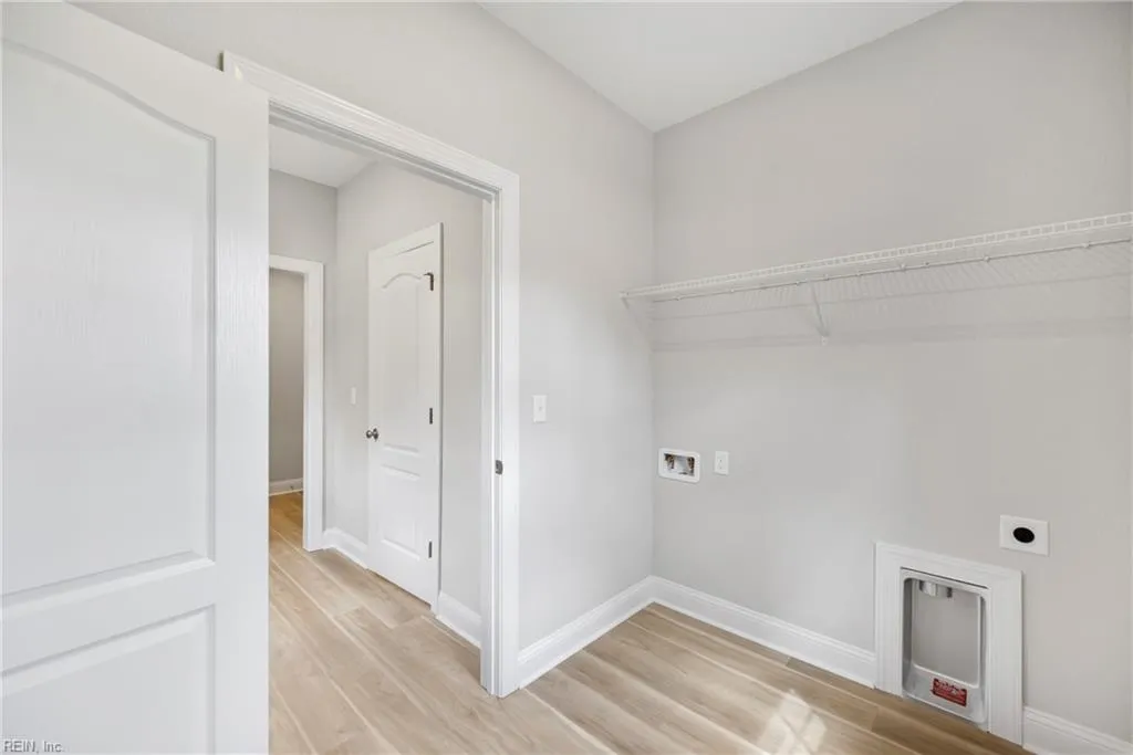 Suffolk, Virginia 23434, United States, 4 Bedrooms Bedrooms, ,3 BathroomsBathrooms,Residential,Pending,102289