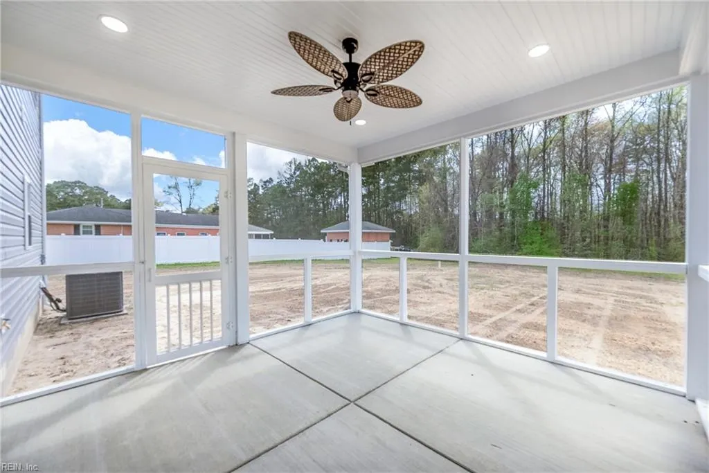 Suffolk, Virginia 23434, United States, 4 Bedrooms Bedrooms, ,3 BathroomsBathrooms,Residential,Pending,102289