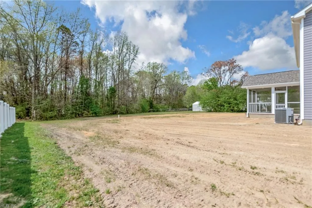 Suffolk, Virginia 23434, United States, 4 Bedrooms Bedrooms, ,3 BathroomsBathrooms,Residential,Pending,102289