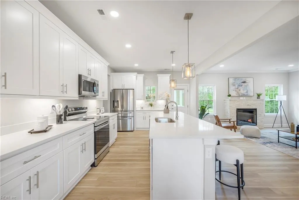 Suffolk, Virginia 23434, United States, 4 Bedrooms Bedrooms, ,3 BathroomsBathrooms,Residential,Pending,102289