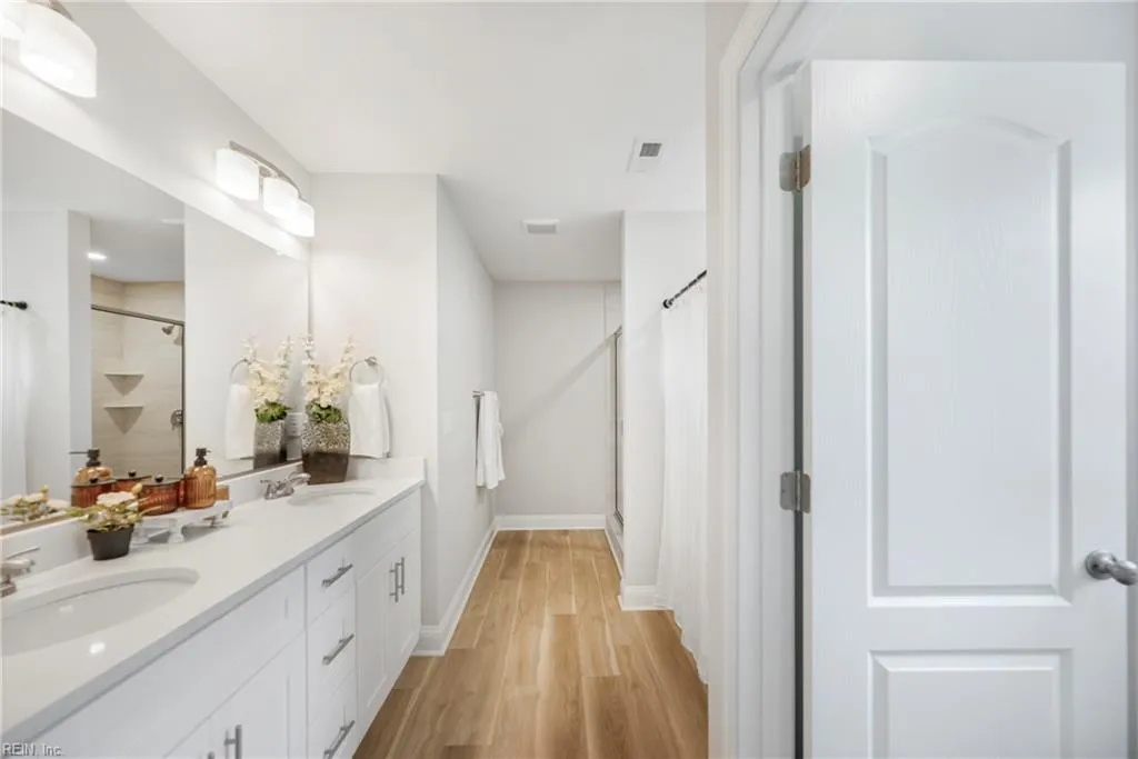 Suffolk, Virginia 23434, United States, 4 Bedrooms Bedrooms, ,3 BathroomsBathrooms,Residential,Pending,102289