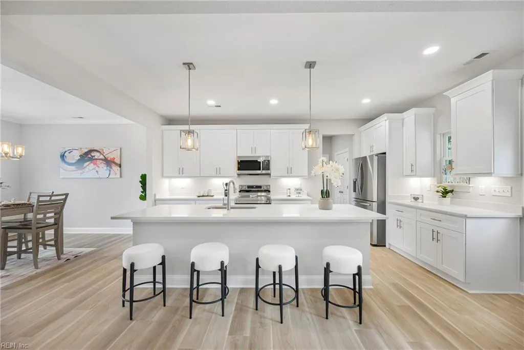 Suffolk, Virginia 23434, United States, 4 Bedrooms Bedrooms, ,3 BathroomsBathrooms,Residential,Pending,102289