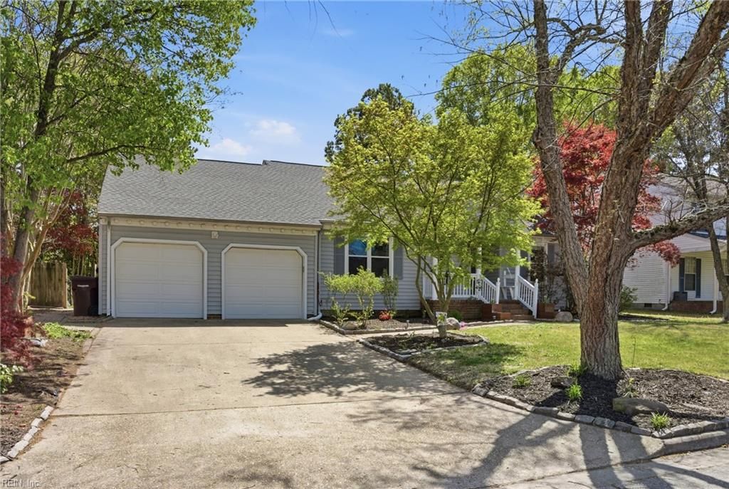 Photo of 749 Willow Bend Drive, Chesapeake, VA 23323 (MLS # 10627985)