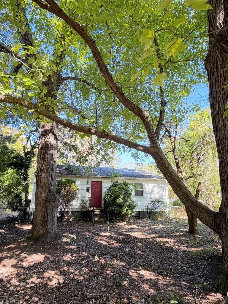 Photo of 115 Mimosa Drive, Williamsburg, VA 23185 (MLS # 10659375)