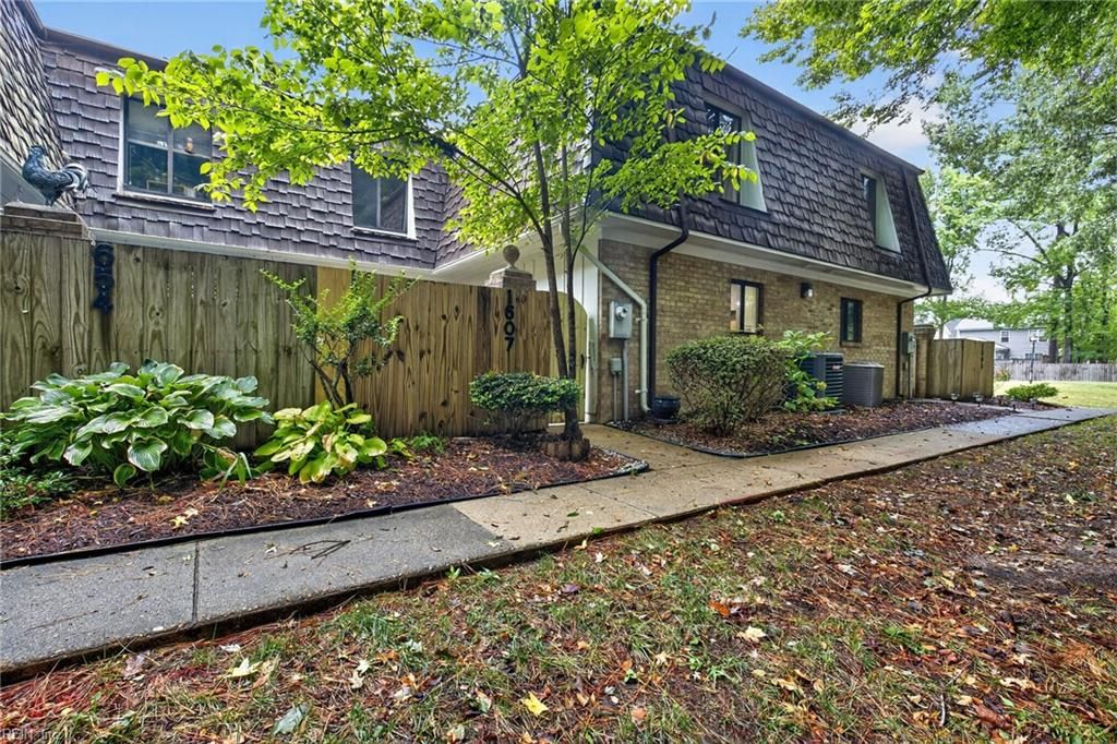 Photo of 1607 Ocean Lakes Court, Virginia Beach, VA 23454 (MLS # 10601747)