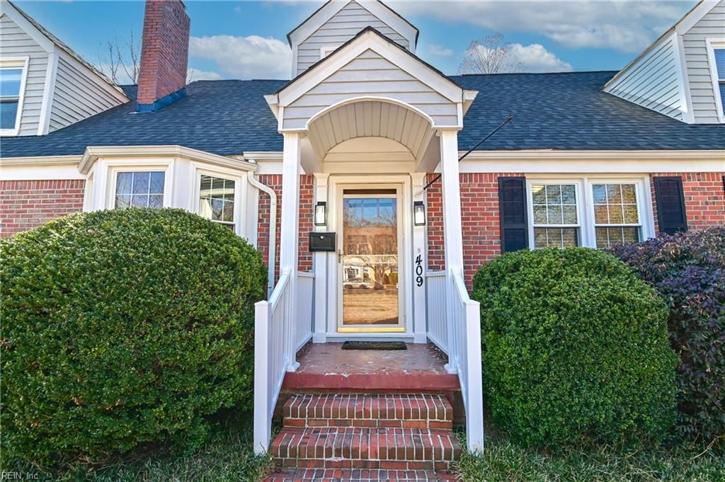 Photo of 409 Kingsley Lane, Norfolk, VA 23505 (MLS # 10618429)