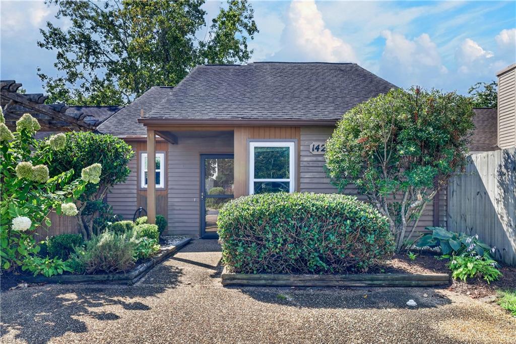 Photo of 1427 Gannet Run, Virginia Beach, VA 23451 (MLS # 10655593)