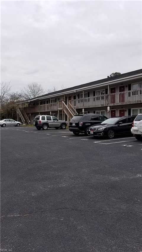 Photo of 2530 Cedarwood Drive #B-11, Hayes, VA 23072 (MLS # 10614387)