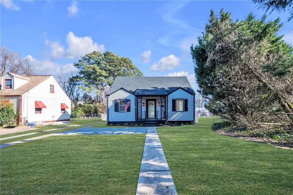 Photo of 6214 Tidewater Drive, Norfolk, VA 23509 (MLS # 10616704)