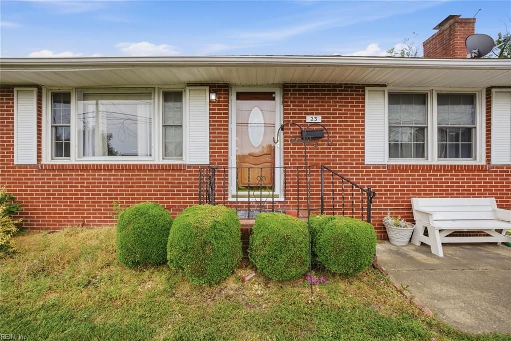 Photo of 23 Prince George Drive, Hampton, VA 23669 (MLS # 10633843)