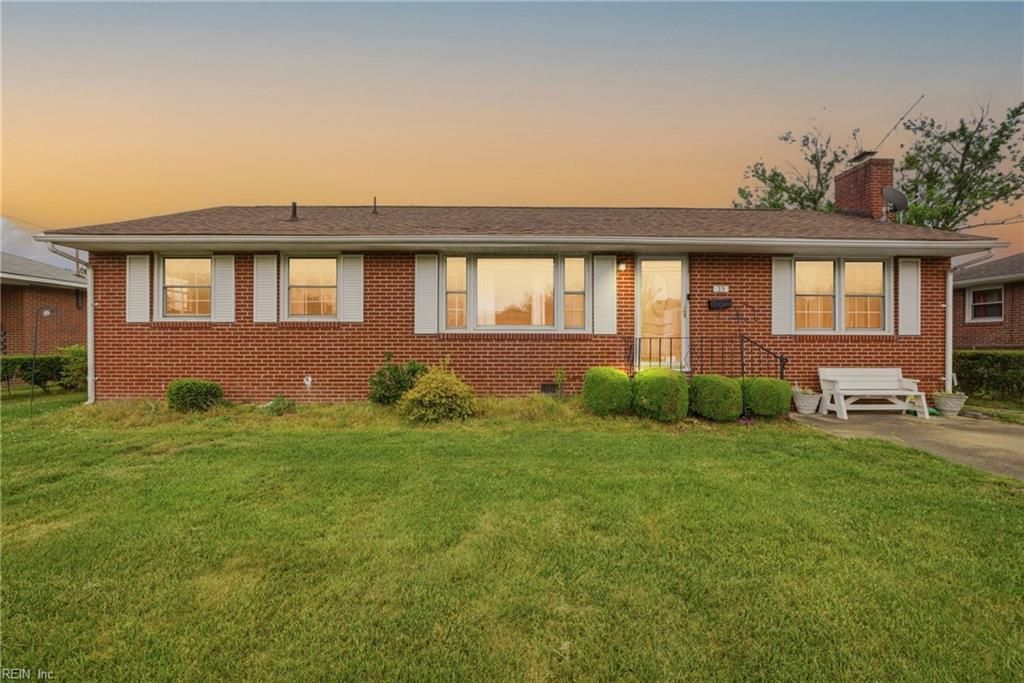 Photo of 23 Prince George Drive, Hampton, VA 23669 (MLS # 10633843)
