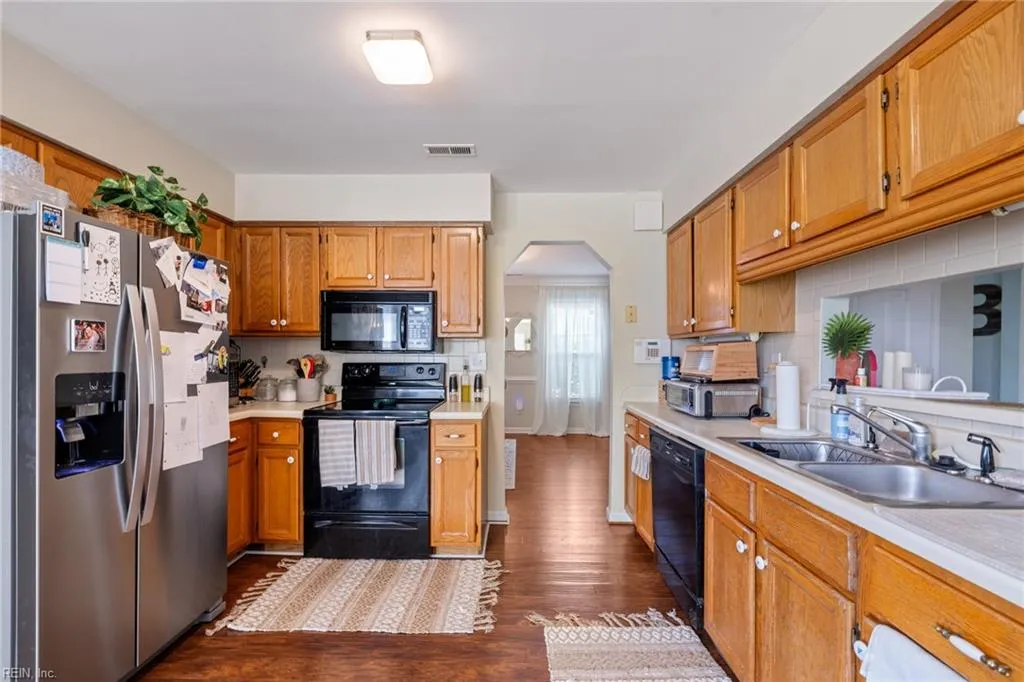 Virginia Beach, Virginia 23456, United States, 4 Bedrooms Bedrooms, ,3 BathroomsBathrooms,Residential,Pending,135026