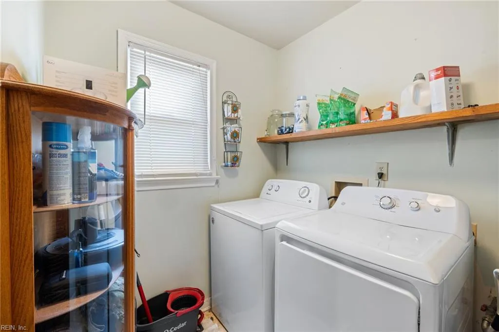 Virginia Beach, Virginia 23456, United States, 4 Bedrooms Bedrooms, ,3 BathroomsBathrooms,Residential,Pending,135026