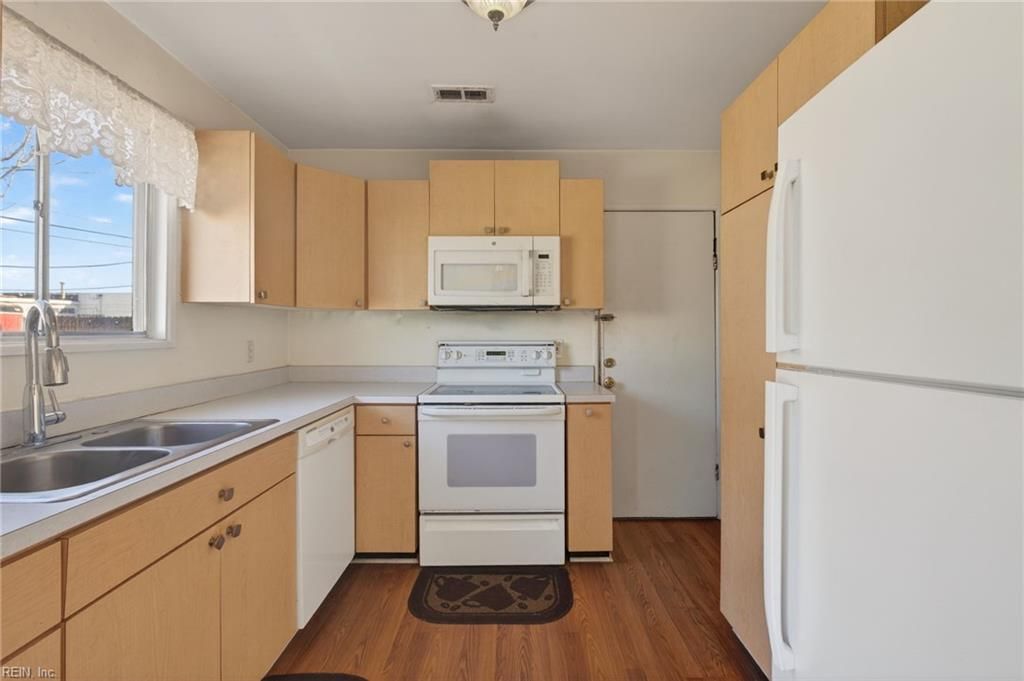 Photo of 1101 Fontana Avenue, Chesapeake, VA 23325 (MLS # 10617741)