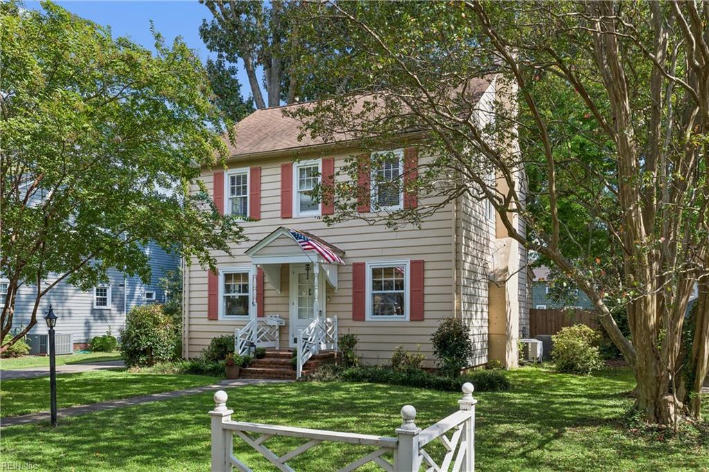 Photo of 40 Westover Road, Newport News, VA 23601 (MLS # 10653612)