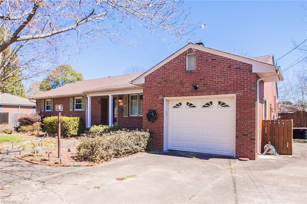 Photo of 4905 Curling Road, Virginia Beach, VA 23455 (MLS # 10616665)