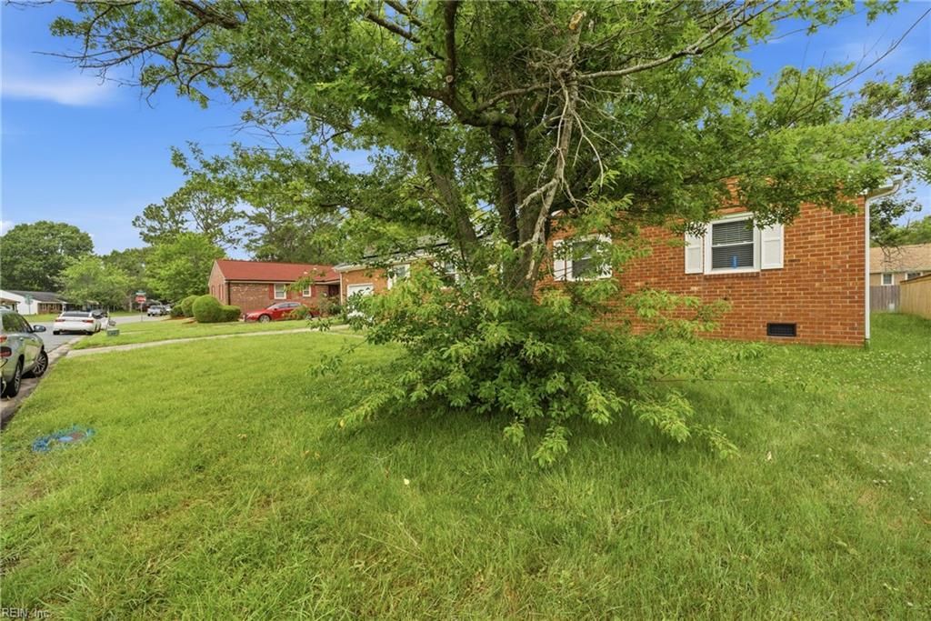 Photo of 3436 Petunia Crescent, Virginia Beach, VA 23453 (MLS # 10636207)