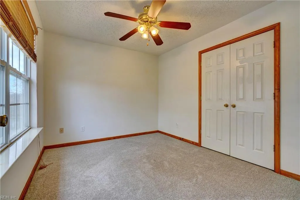 Virginia Beach, Virginia 23453, United States, 4 Bedrooms Bedrooms, ,3 BathroomsBathrooms,Residential,Pending,26570