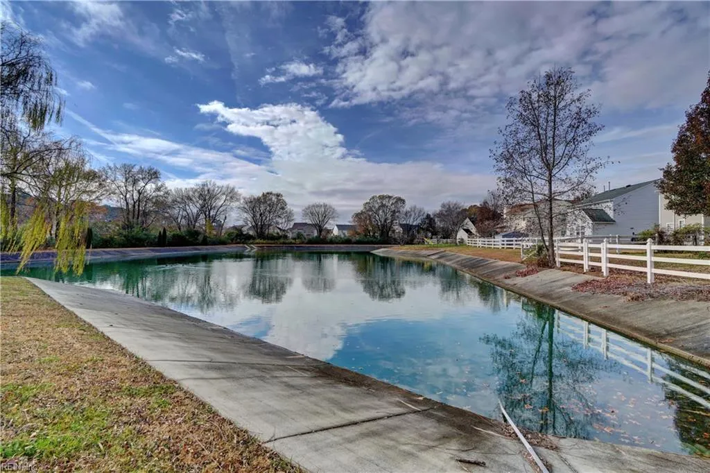 Virginia Beach, Virginia 23453, United States, 4 Bedrooms Bedrooms, ,3 BathroomsBathrooms,Residential,Pending,26570