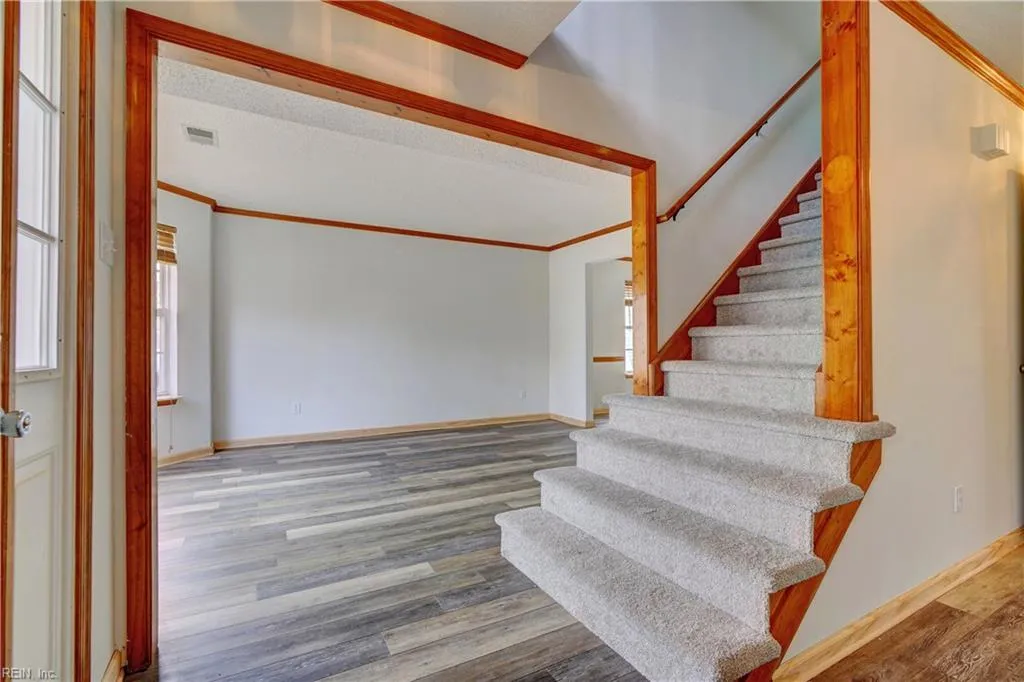 Virginia Beach, Virginia 23453, United States, 4 Bedrooms Bedrooms, ,3 BathroomsBathrooms,Residential,Pending,26570