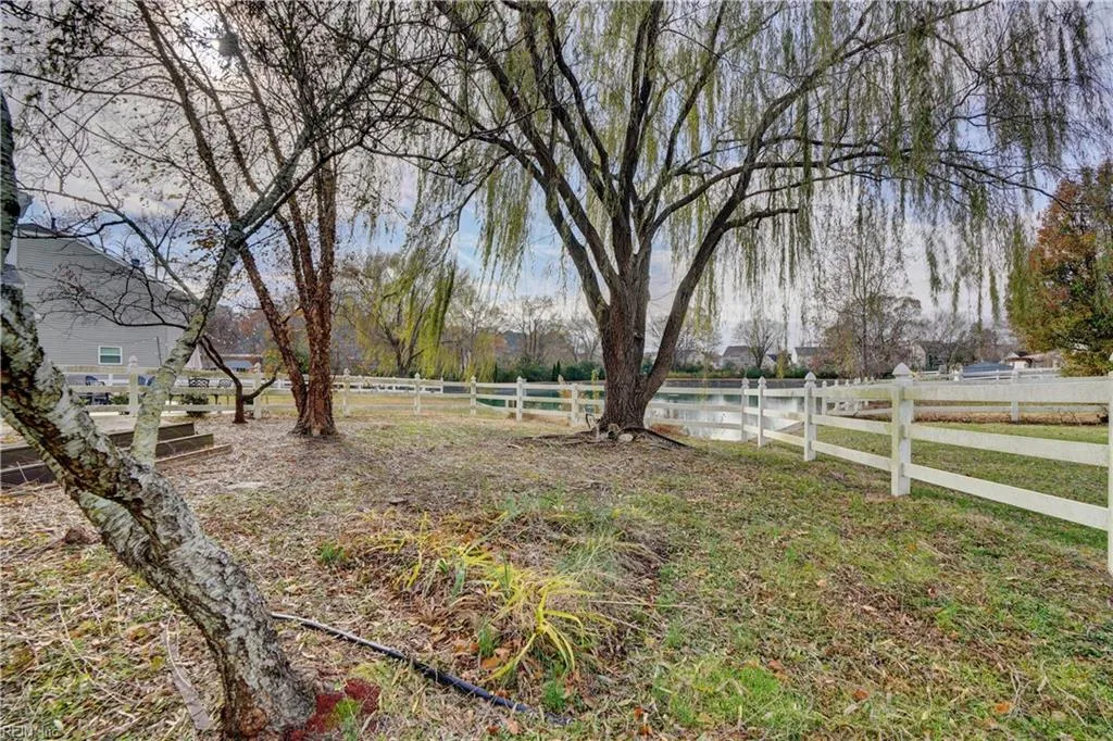 Virginia Beach, Virginia 23453, United States, 4 Bedrooms Bedrooms, ,3 BathroomsBathrooms,Residential,Pending,26570