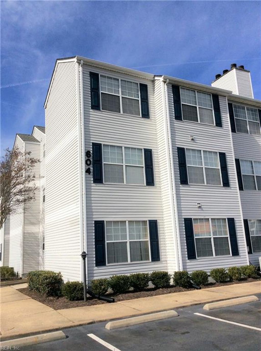 Photo of 604 Shoreham Court #204, Virginia Beach, VA 23451 (MLS # 10615190)