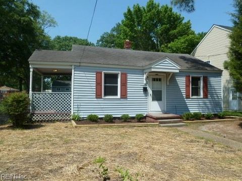 Photo of 300 Beechwood Avenue, Norfolk, VA 23505 (MLS # 10607982) Photo of 300 Beechwood Avenue, Norfolk, VA 23505 (MLS # 10607982)