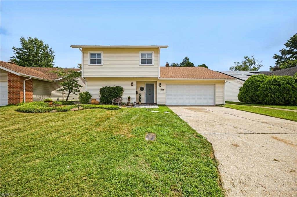 Photo of 1228 Ginger Crescent, Virginia Beach, VA 23453 (MLS # 10650482)