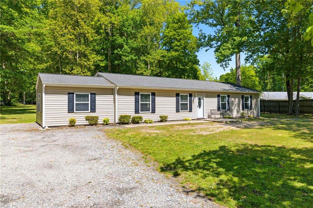 Photo of 6571 Lake View Drive, Gloucester, VA 23061 (MLS # 10649617)