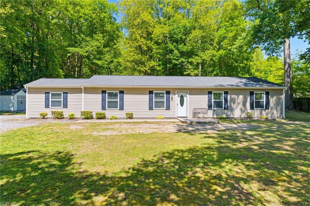 Photo of 6571 Lake View Drive, Gloucester, VA 23061 (MLS # 10649617)