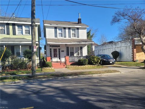 Single Family Residence in Norfolk VA 950 Saint Julian Avenue 14.jpg