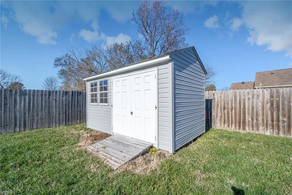 Chesapeake, Virginia 23323, United States, 4 Bedrooms Bedrooms, ,2 BathroomsBathrooms,Residential,Pending,20838