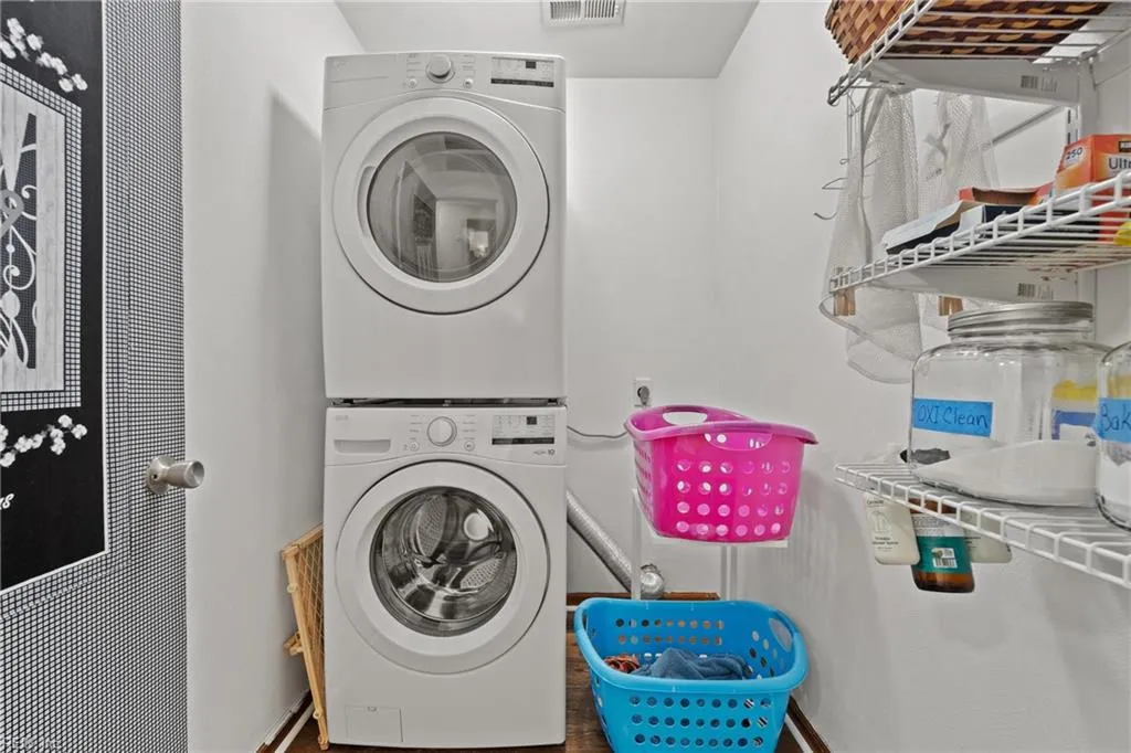 Chesapeake, Virginia 23323, United States, 4 Bedrooms Bedrooms, ,2 BathroomsBathrooms,Residential,Pending,20838