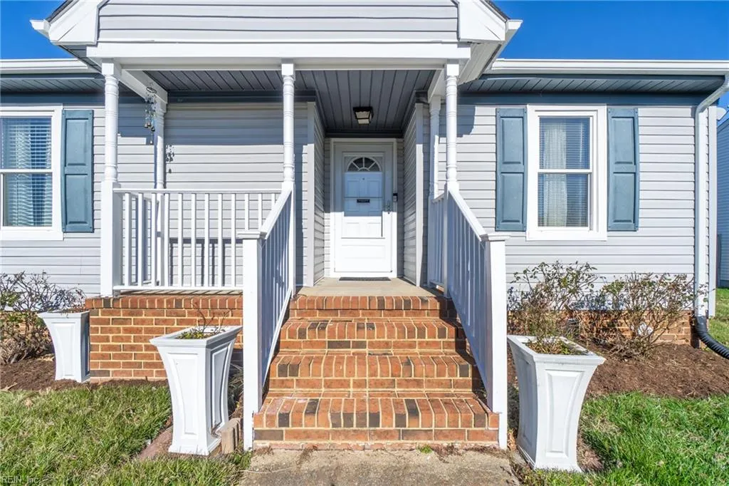 Chesapeake, Virginia 23323, United States, 4 Bedrooms Bedrooms, ,2 BathroomsBathrooms,Residential,Pending,20838