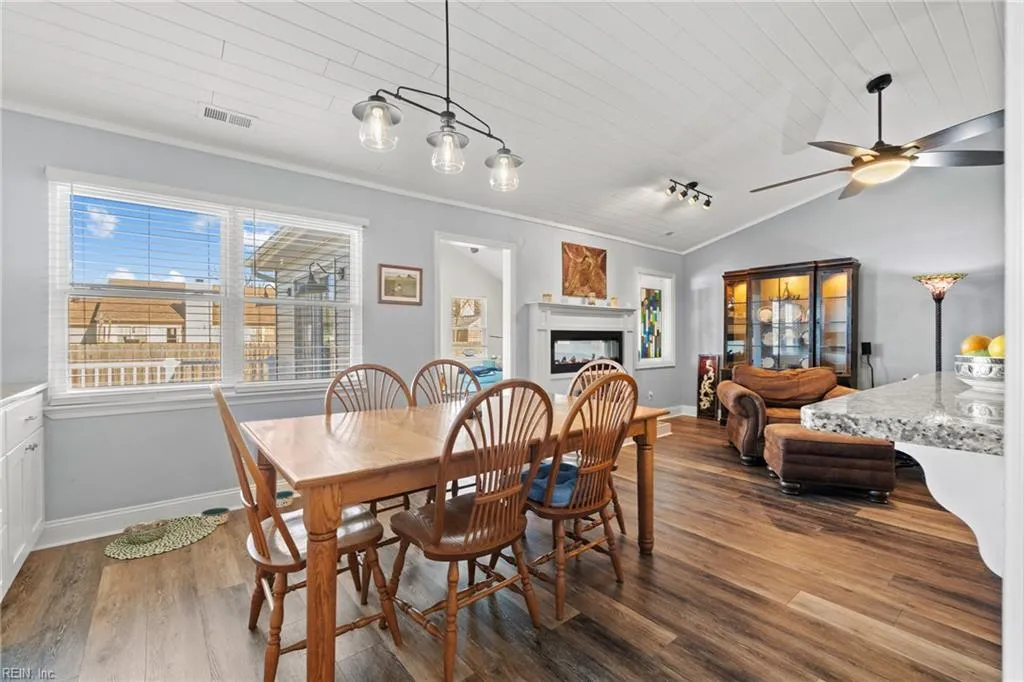 Chesapeake, Virginia 23323, United States, 4 Bedrooms Bedrooms, ,2 BathroomsBathrooms,Residential,Pending,20838