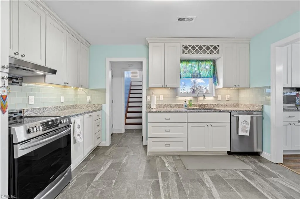 Chesapeake, Virginia 23323, United States, 4 Bedrooms Bedrooms, ,2 BathroomsBathrooms,Residential,Pending,20838