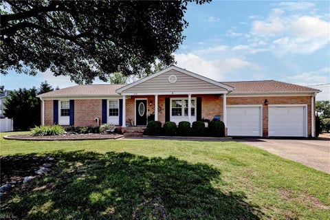 Photo of 116 Buckingham Drive, Yorktown, VA 23692 (MLS # 10638494)