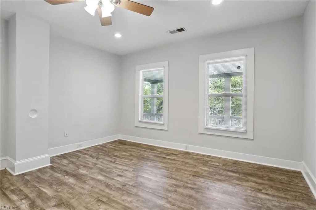 Smithfield, Virginia 23430, United States, 2 Bedrooms Bedrooms, ,1 BathroomBathrooms,Residential,Active,162480