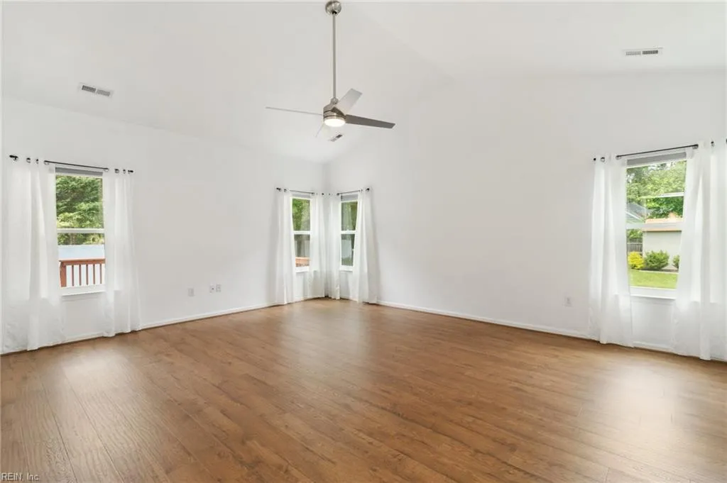 Chesapeake, Virginia 23321, United States, 4 Bedrooms Bedrooms, ,4 BathroomsBathrooms,Residential,Pending,140823