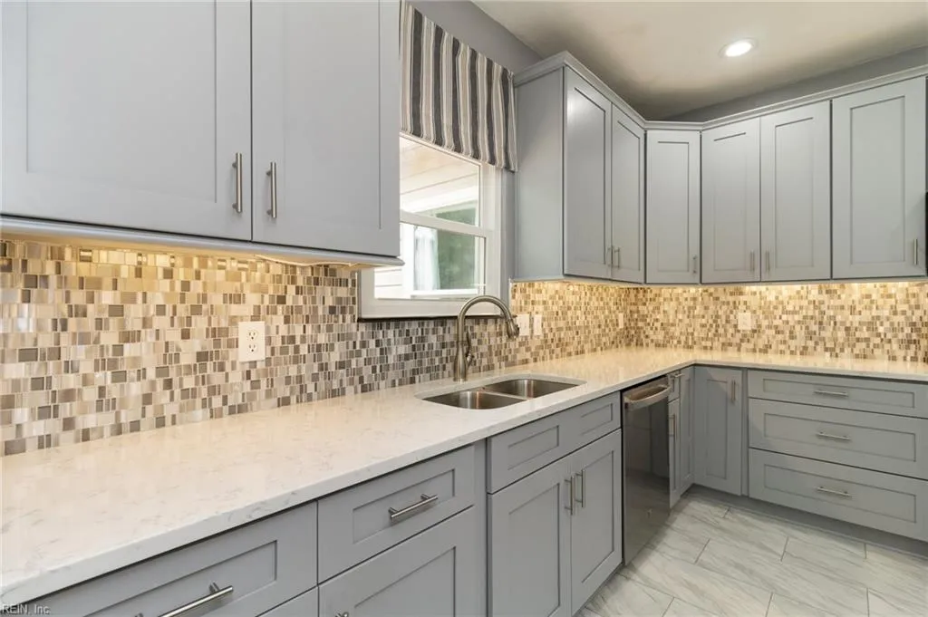 Chesapeake, Virginia 23321, United States, 4 Bedrooms Bedrooms, ,4 BathroomsBathrooms,Residential,Pending,140823