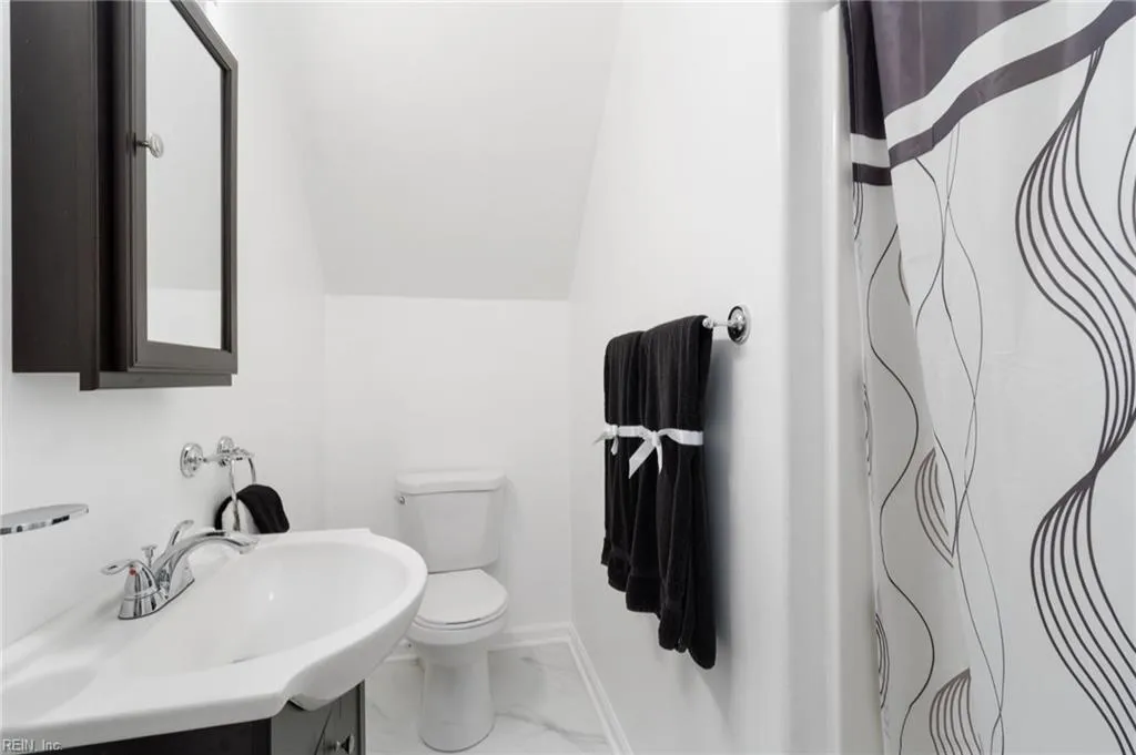 Chesapeake, Virginia 23321, United States, 4 Bedrooms Bedrooms, ,4 BathroomsBathrooms,Residential,Pending,140823