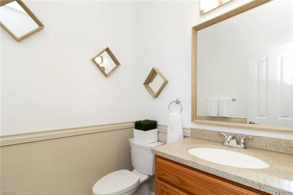 Chesapeake, Virginia 23321, United States, 4 Bedrooms Bedrooms, ,4 BathroomsBathrooms,Residential,Pending,140823